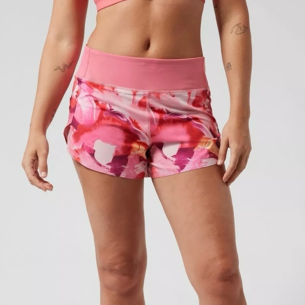 Athleta Run With It Painted Energy Coral Pink Women’s Patterned Shorts